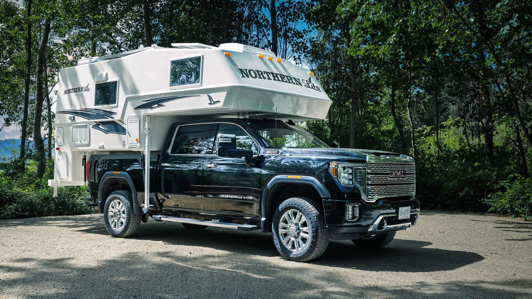 2026 Northern Lite 8-11 EX Wet Bath LE - In Stock