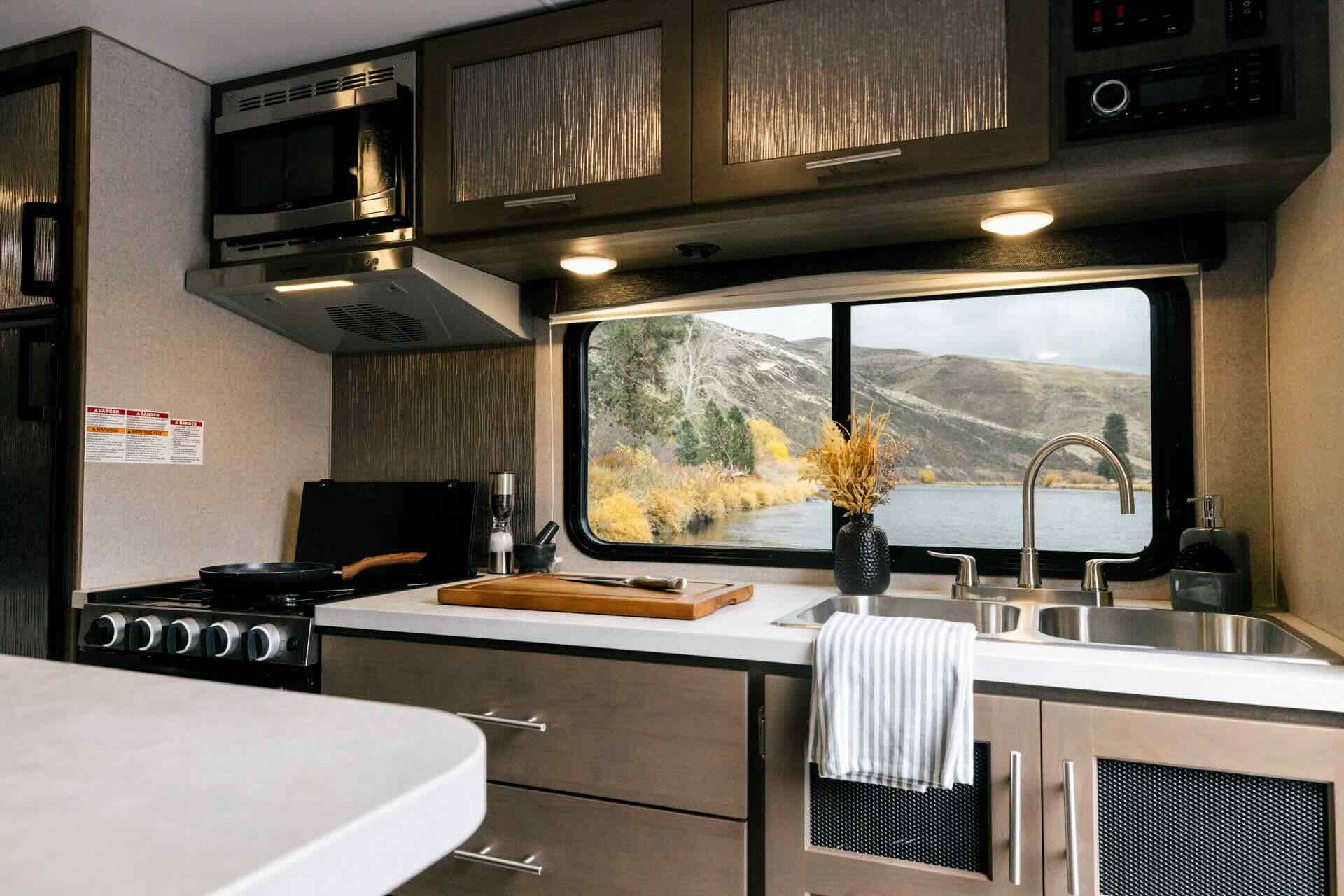 Adventurer 901SB - Available to Order