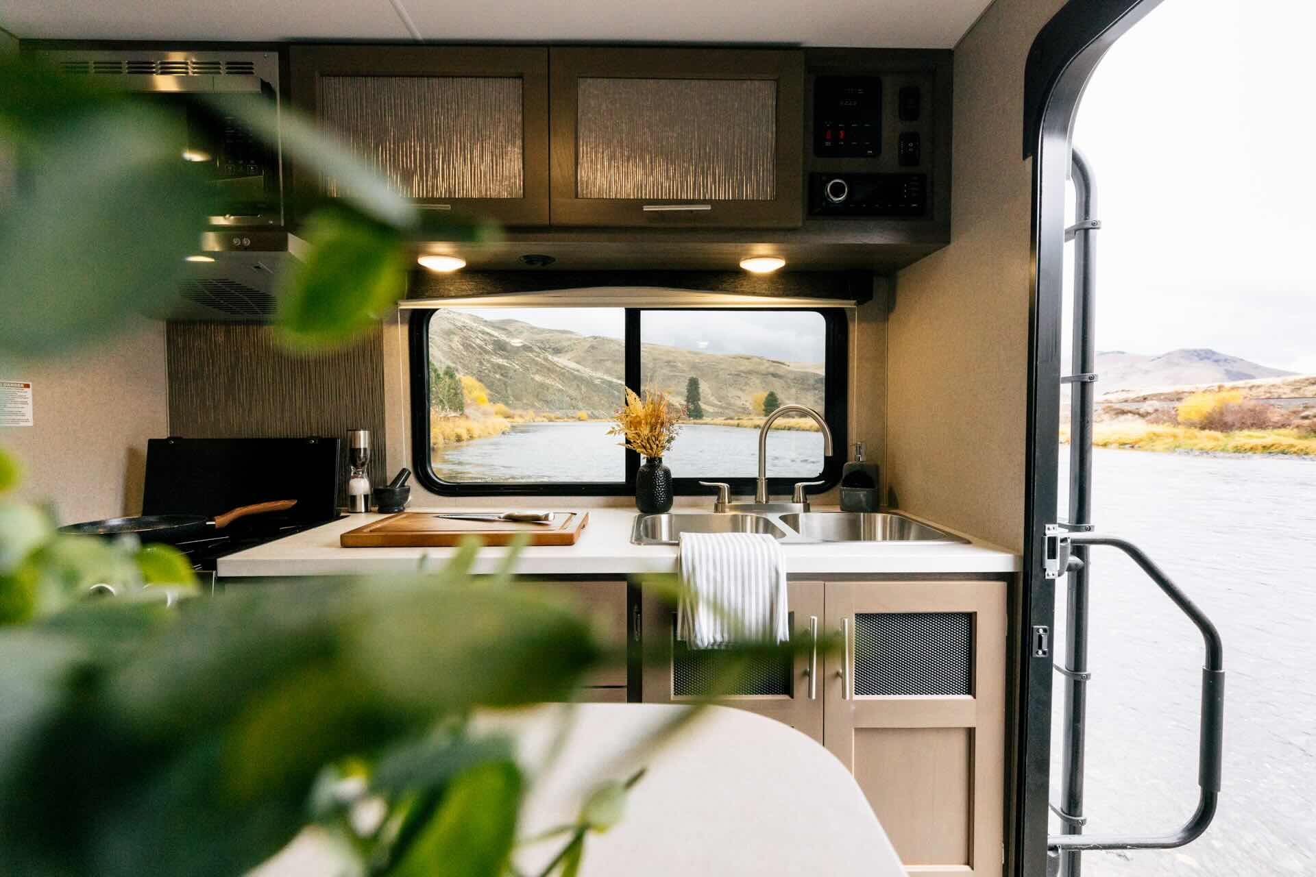 Adventurer 901SB - Available to Order