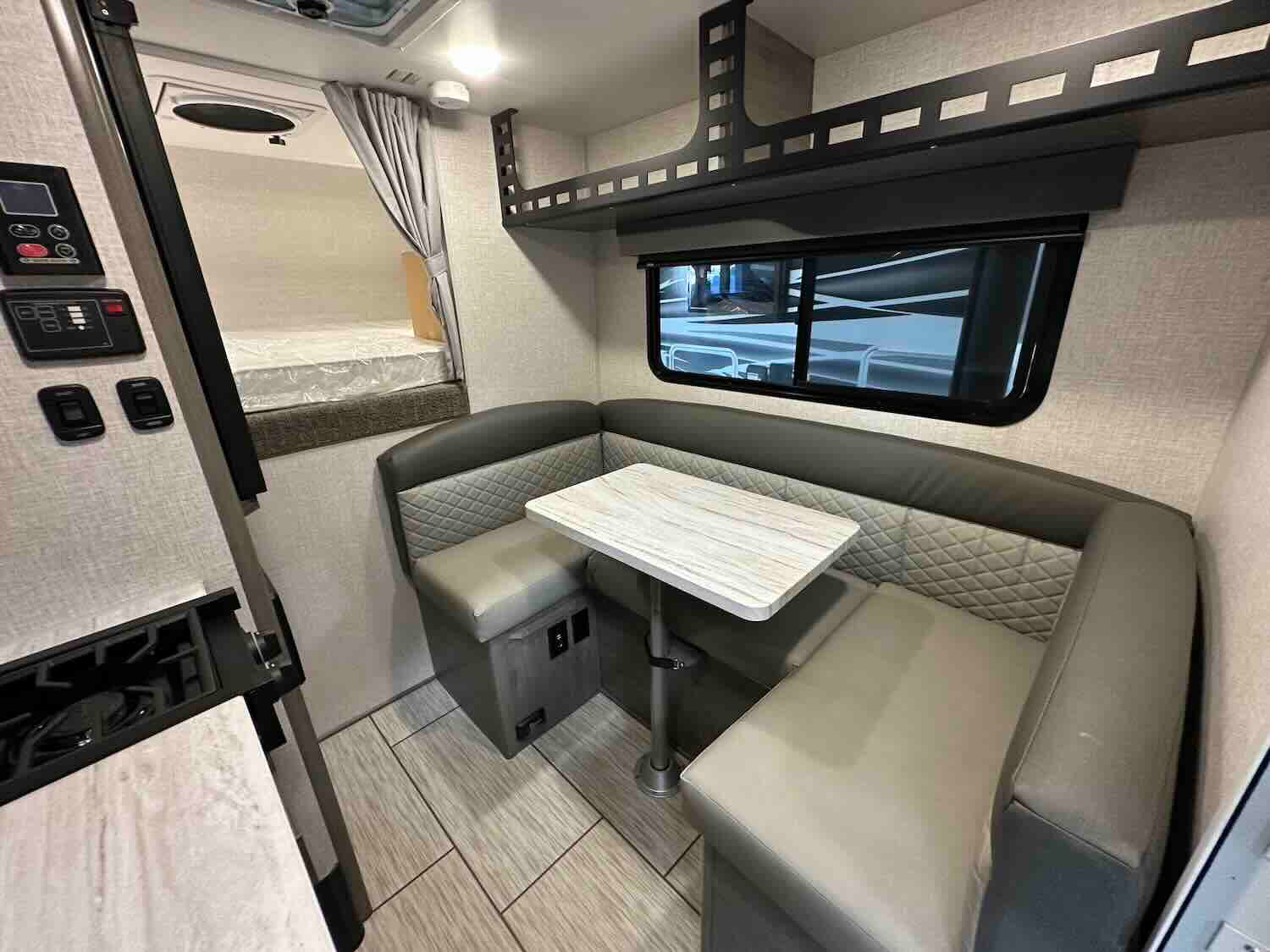 Lance Squire 605 - In Stock