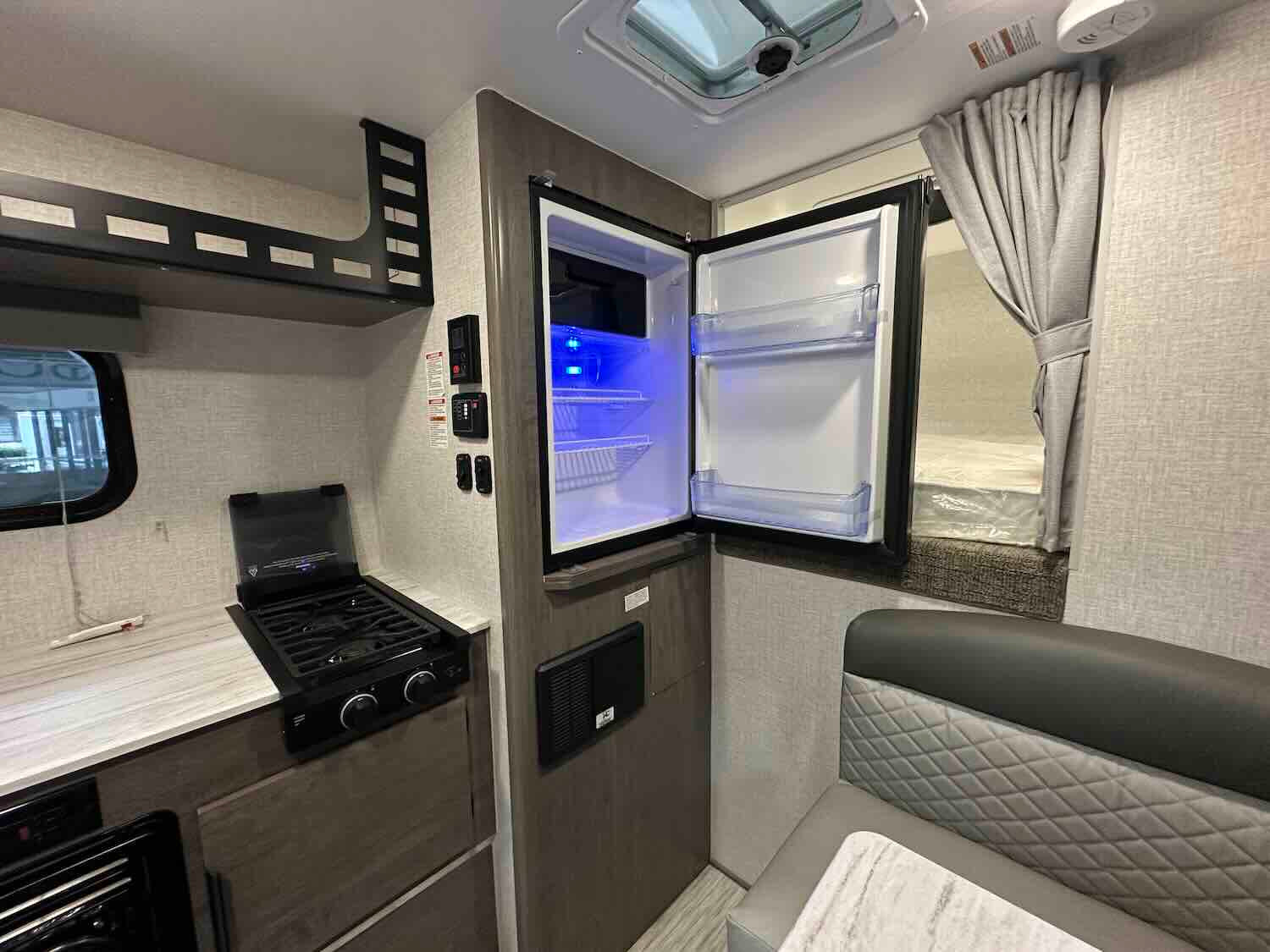 Lance Squire 605 - In Stock