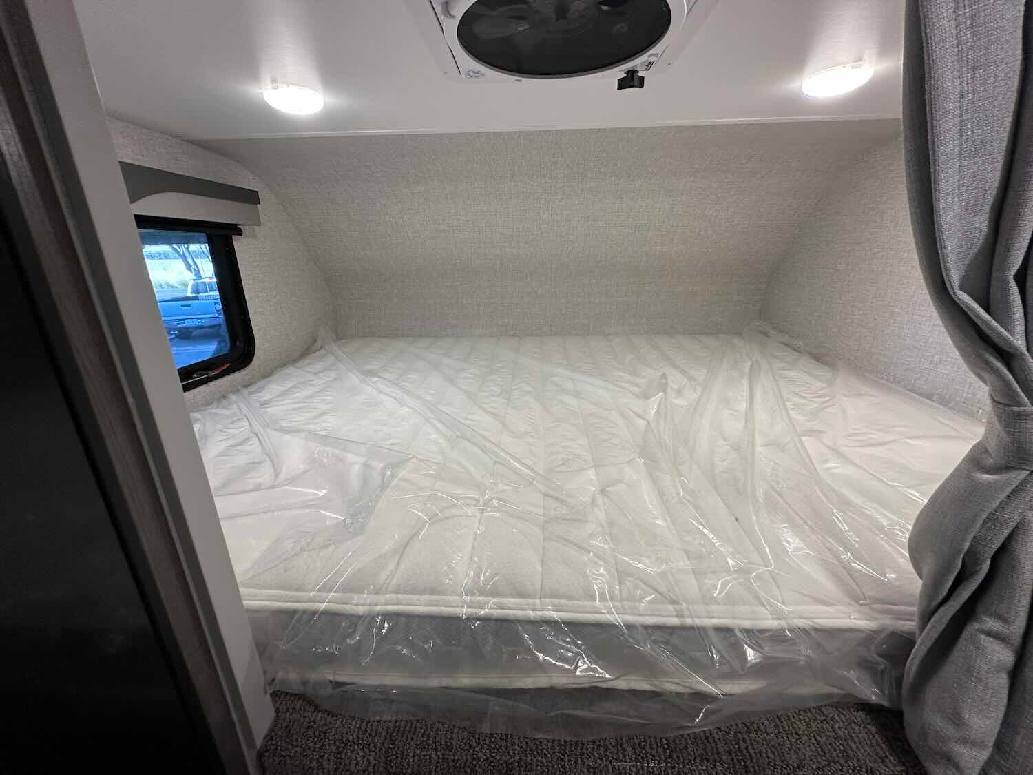 Lance Squire 605 - In Stock