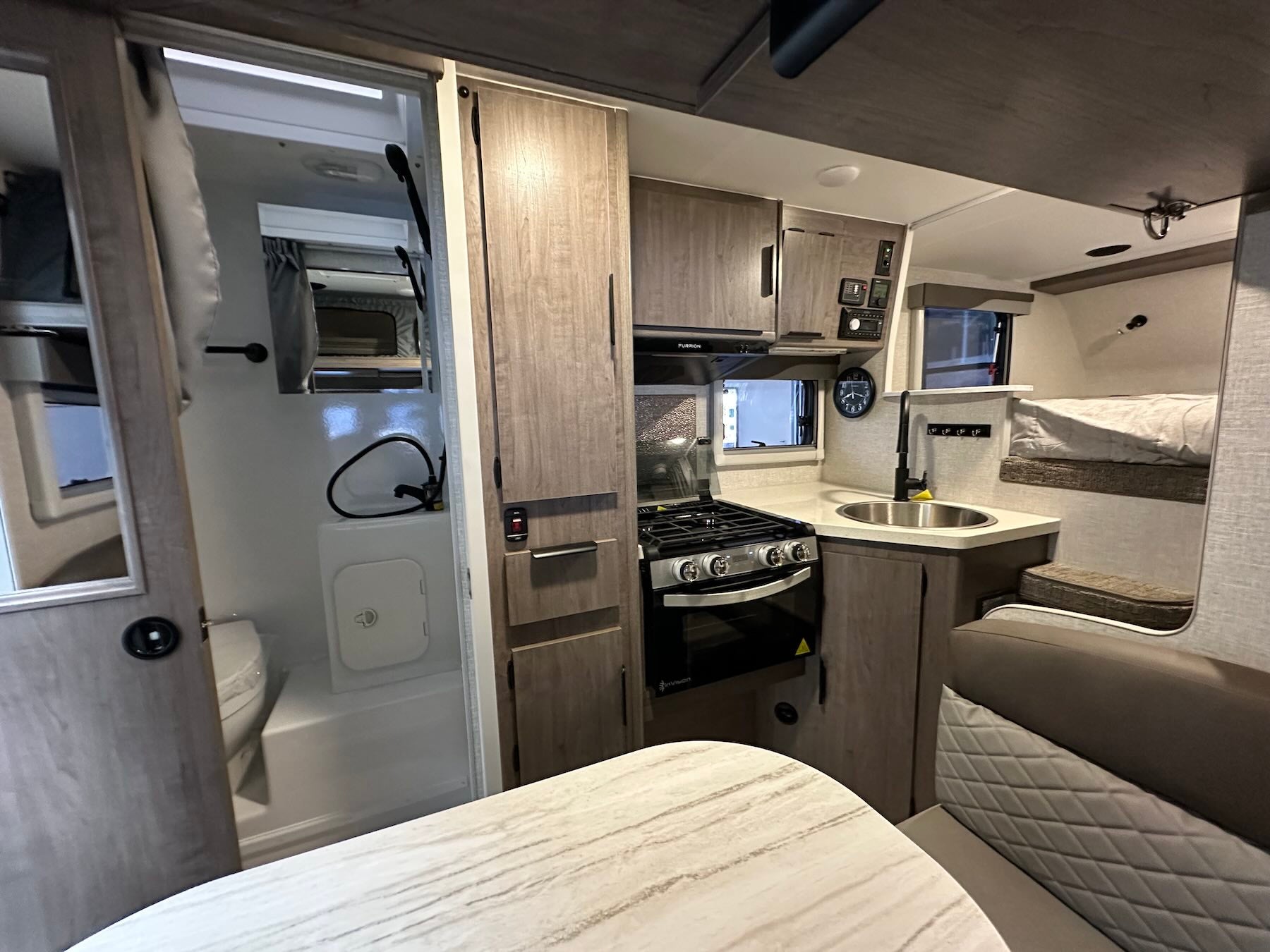 Lance 865 - In Stock