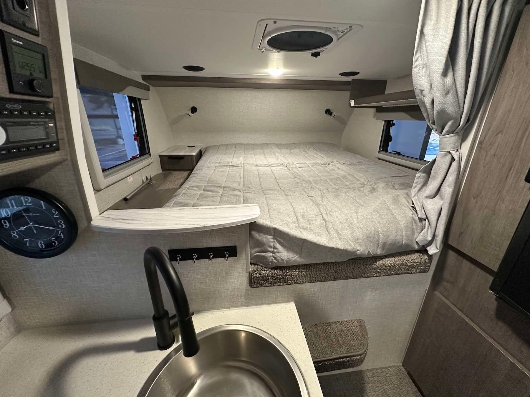 Lance 865 - In Stock