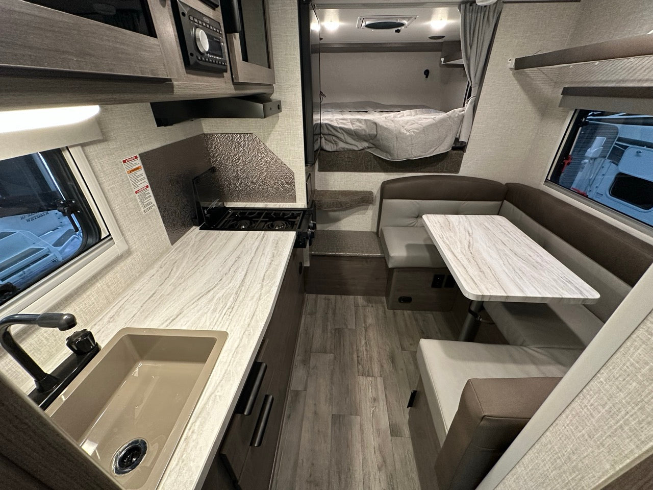 2027 Lance 825 - 181568