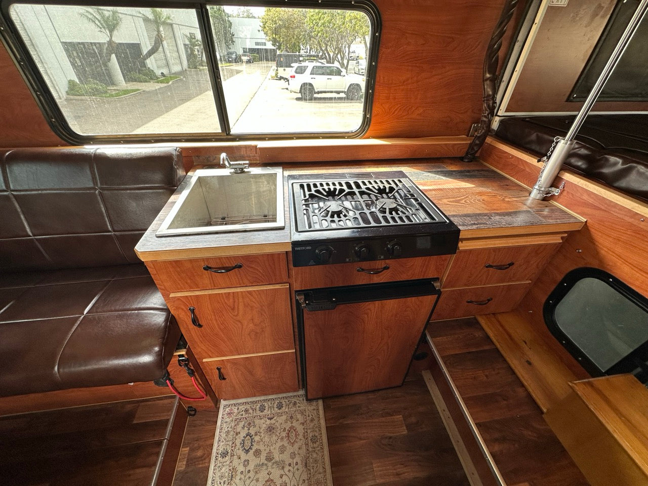Alaskan 8.5' Flatbed 2017 GMC 3500