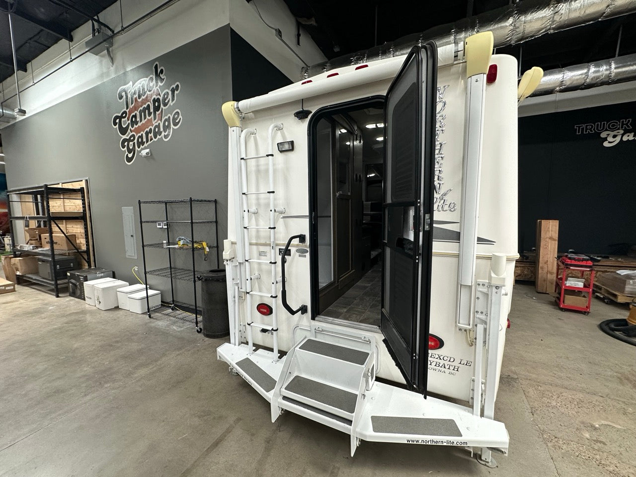 2021 Northern Lite 10-2 LE Dry Bath