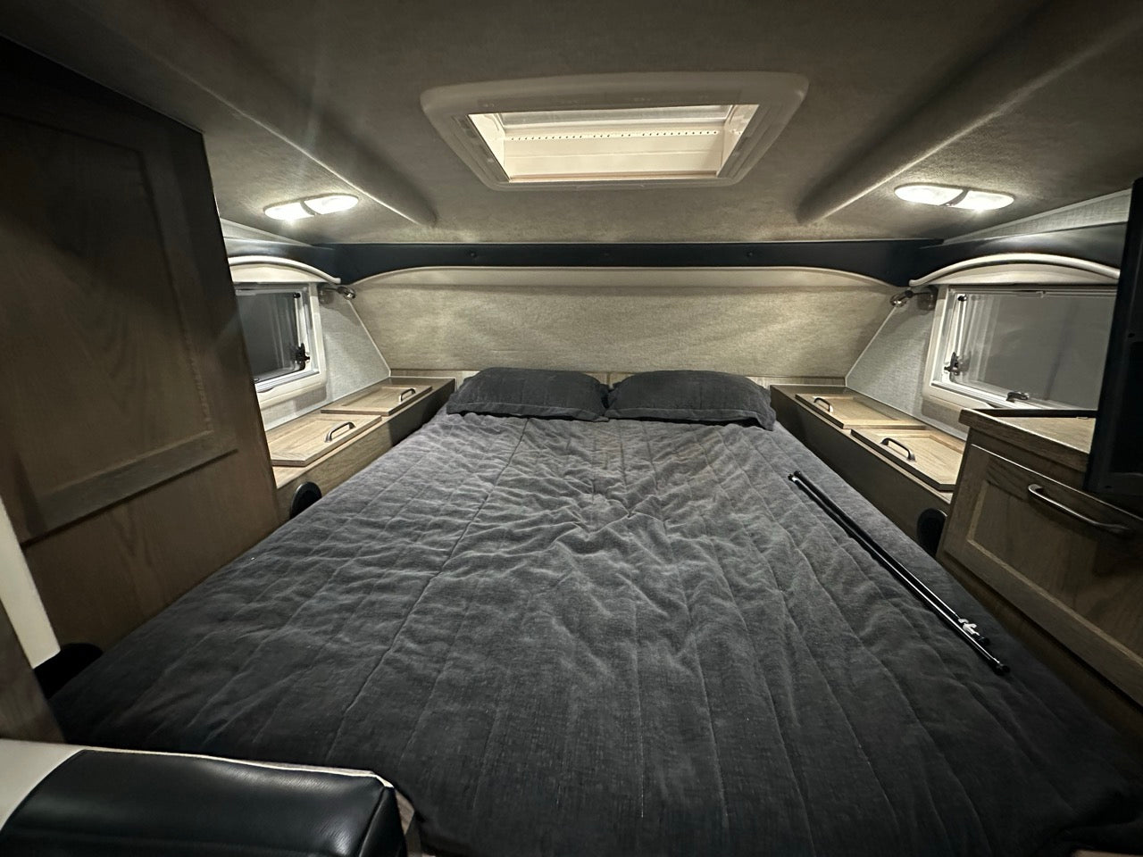 2021 Northern Lite 10-2 LE Dry Bath