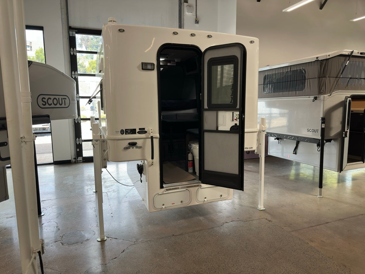 2027 Northern Lite 610