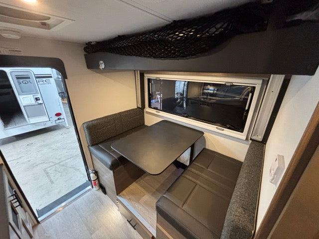 2027 Adventurer 901SB - 22586