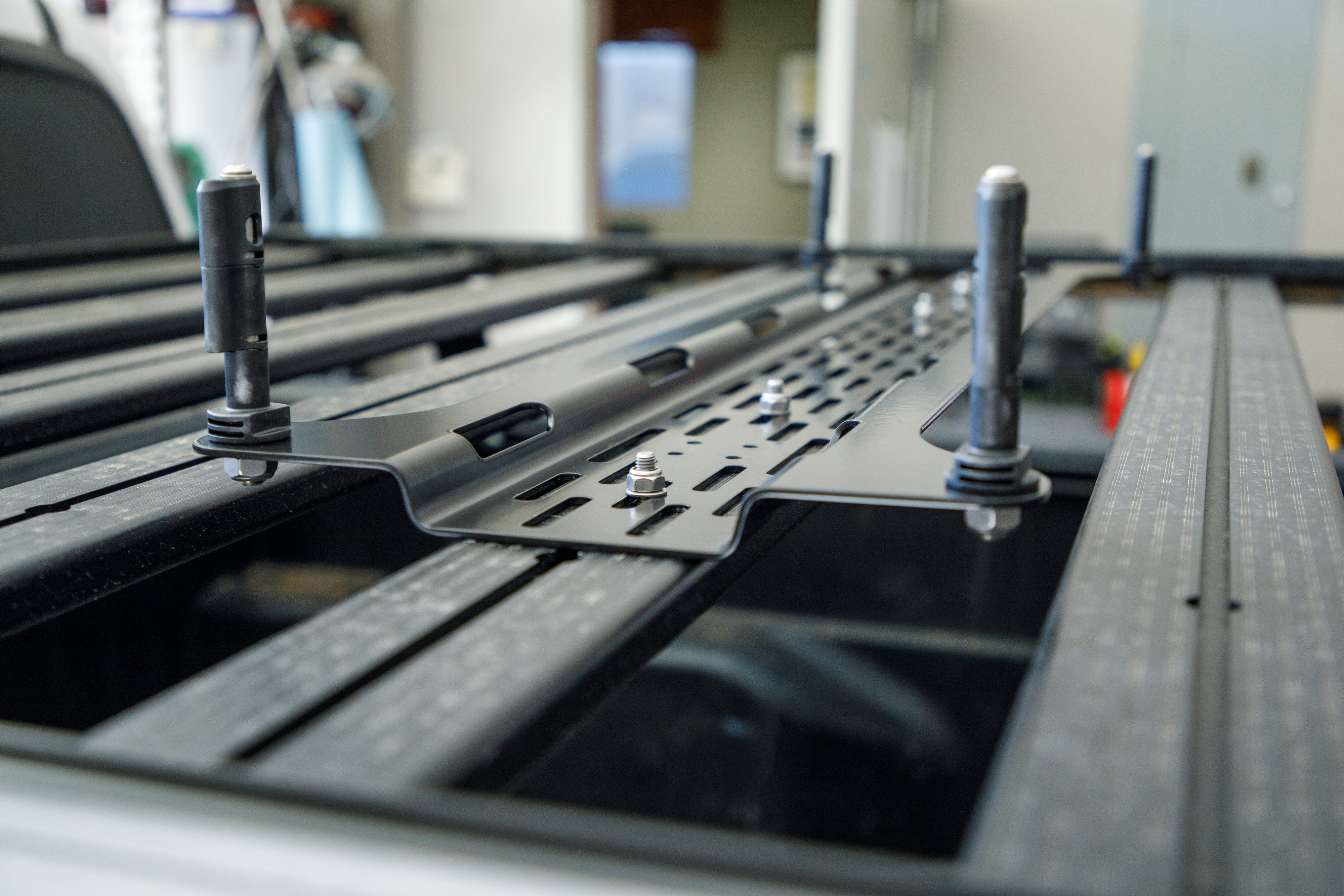 Overland Kitted Universal Mounting Plate for MAXTRAX® MKII and XTREME