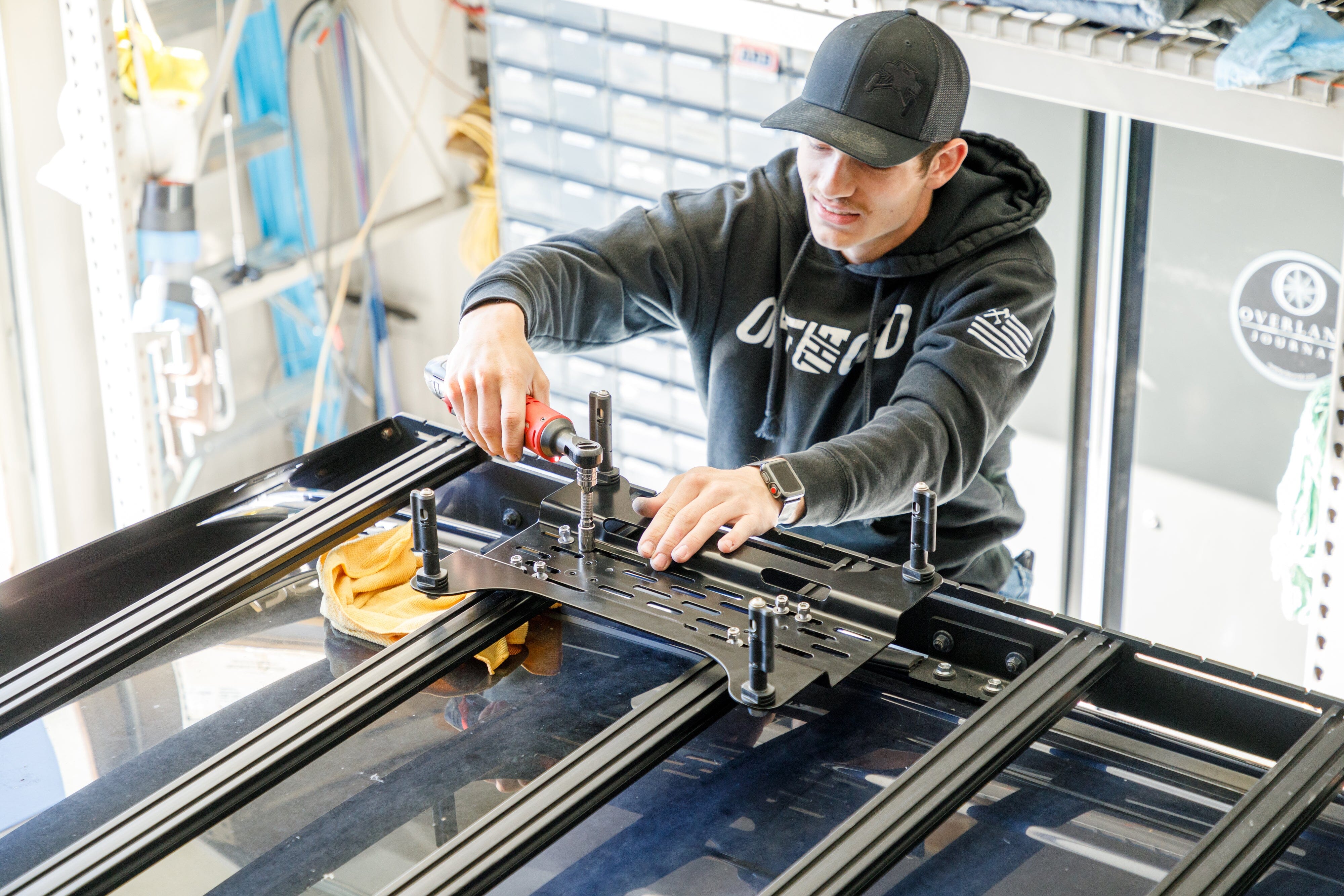 Overland Kitted Universal Mounting Plate for MAXTRAX® Mini
