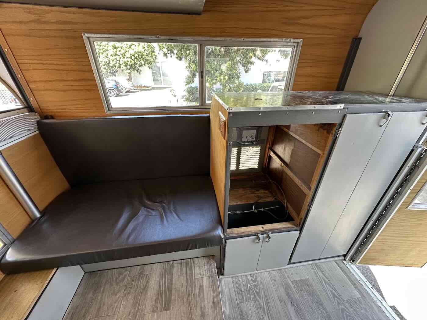 1970's Alaskan 8 ft Cabover