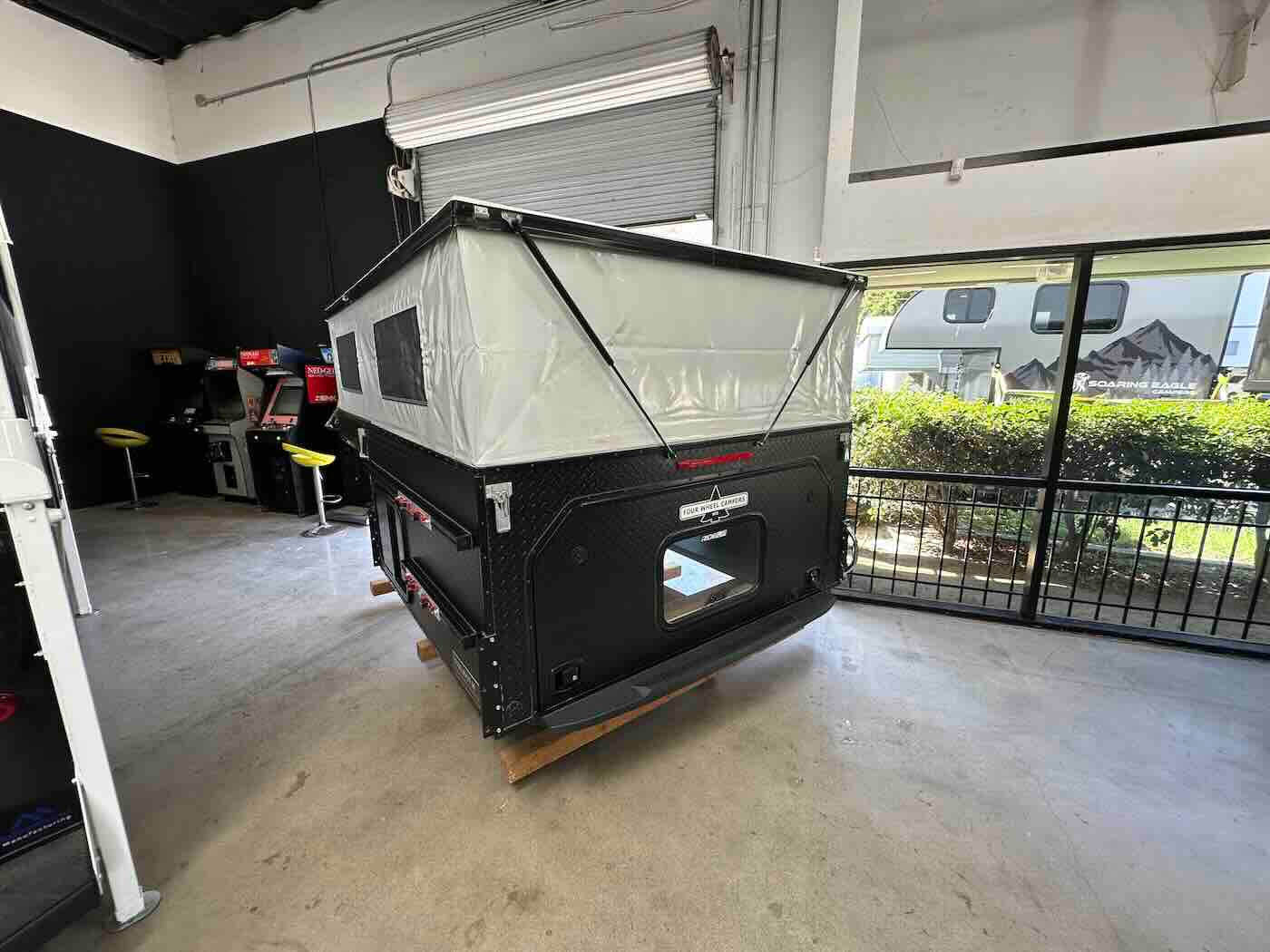 Four Wheel Campers Project M 2024 Used - 5.5 Ft bed