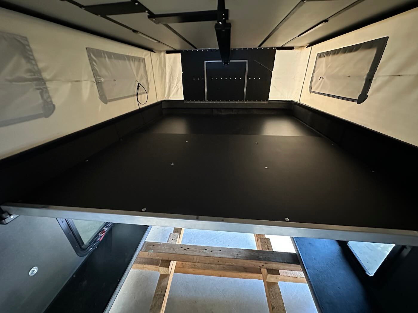 Four Wheel Campers Project M 2024 Used - 5.5 Ft bed