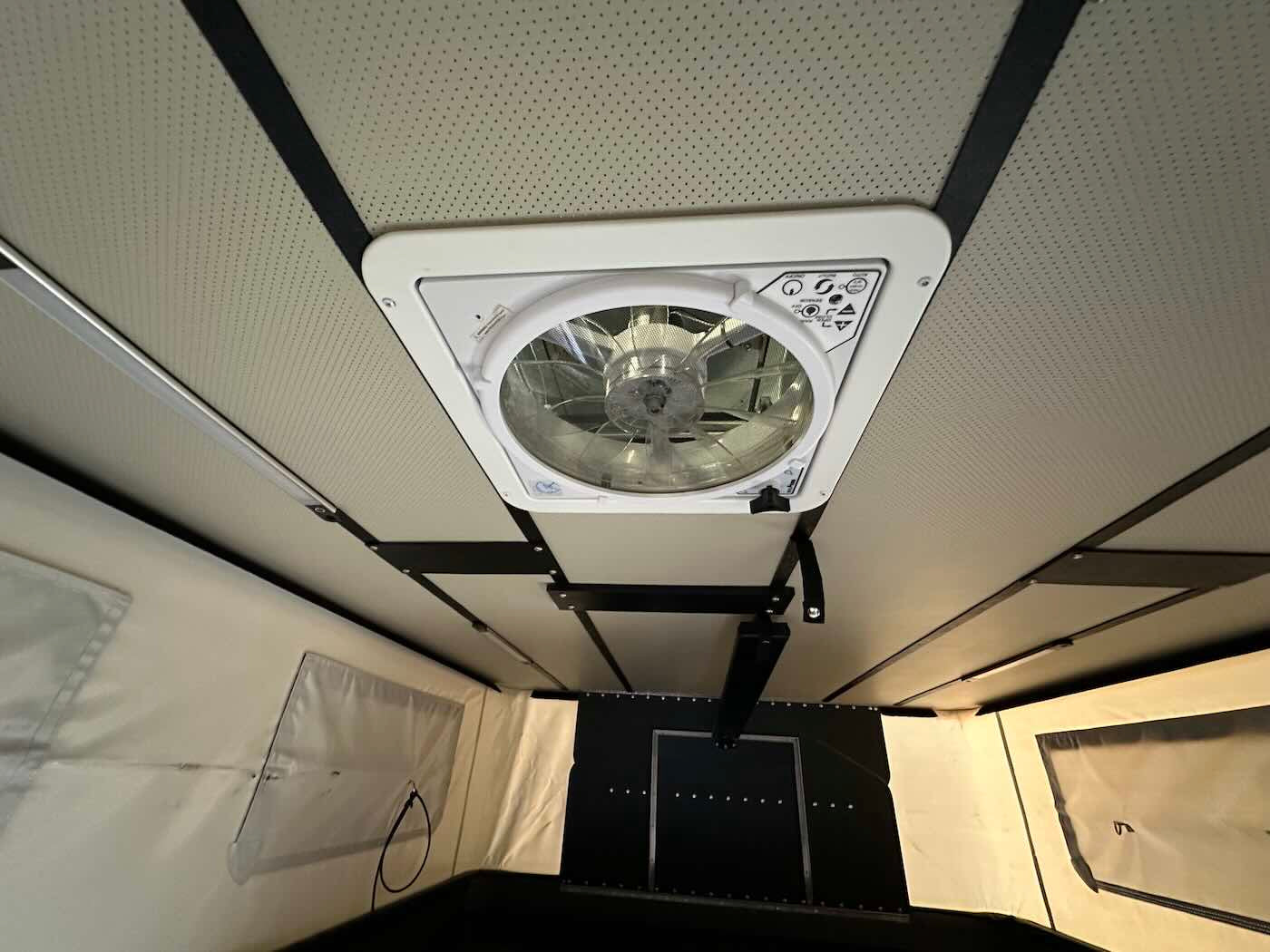 Four Wheel Campers Project M 2024 Used - 5.5 Ft bed