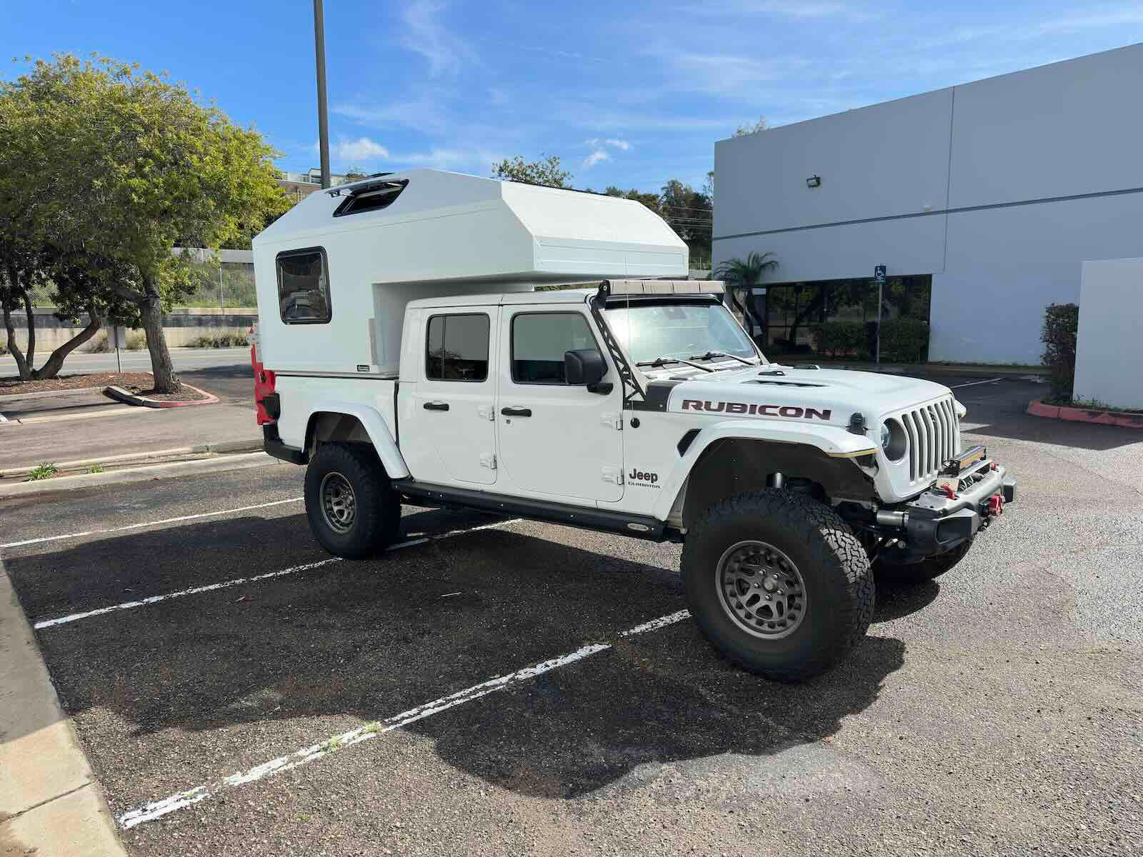2025 AT Overland Aterra Topper Used - Fits Jeep Gladiator 5' Bed