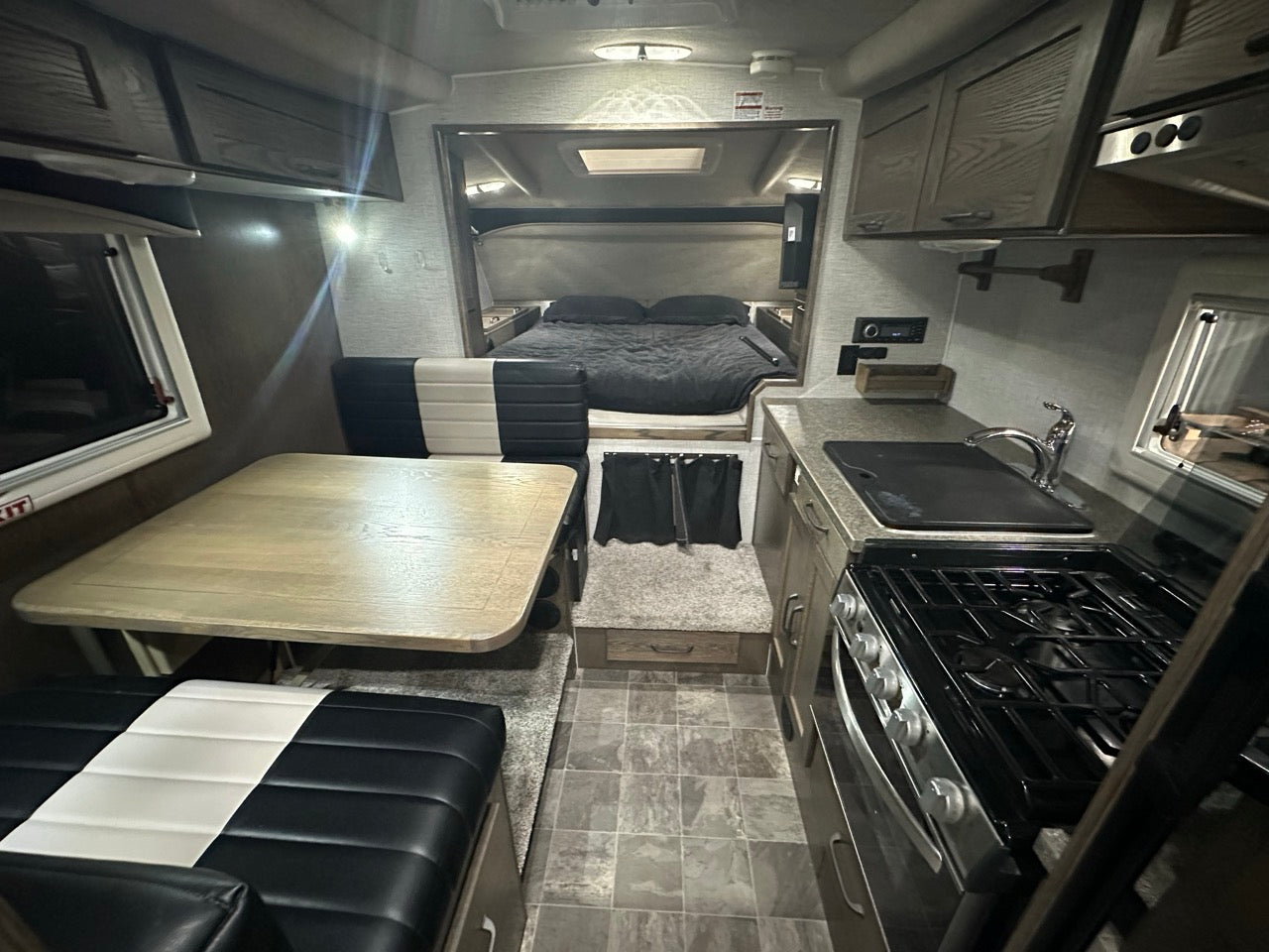 2021 Northern Lite 10-2 LE Dry Bath