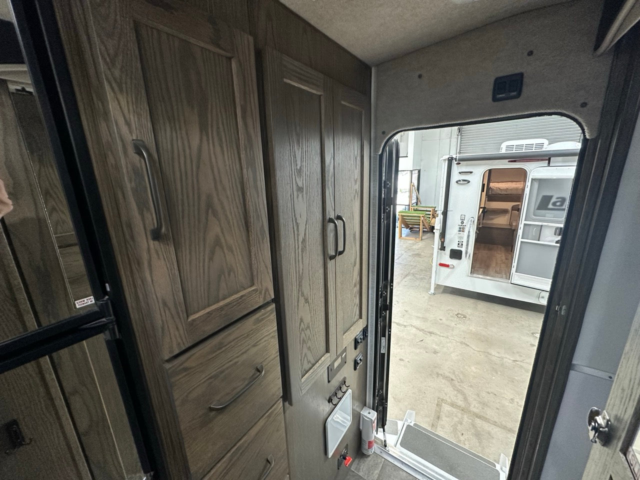 2021 Northern Lite 10-2 LE Dry Bath