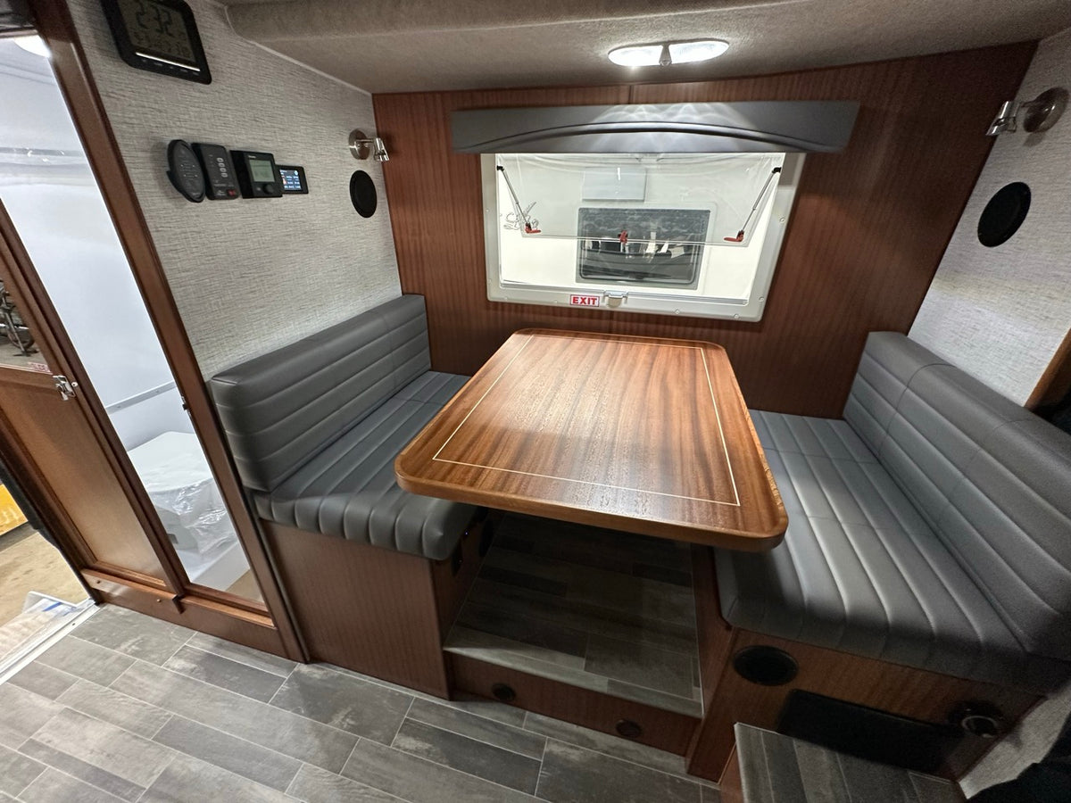 2027 Northern Lite LE 9-6 - 600 Ah Package