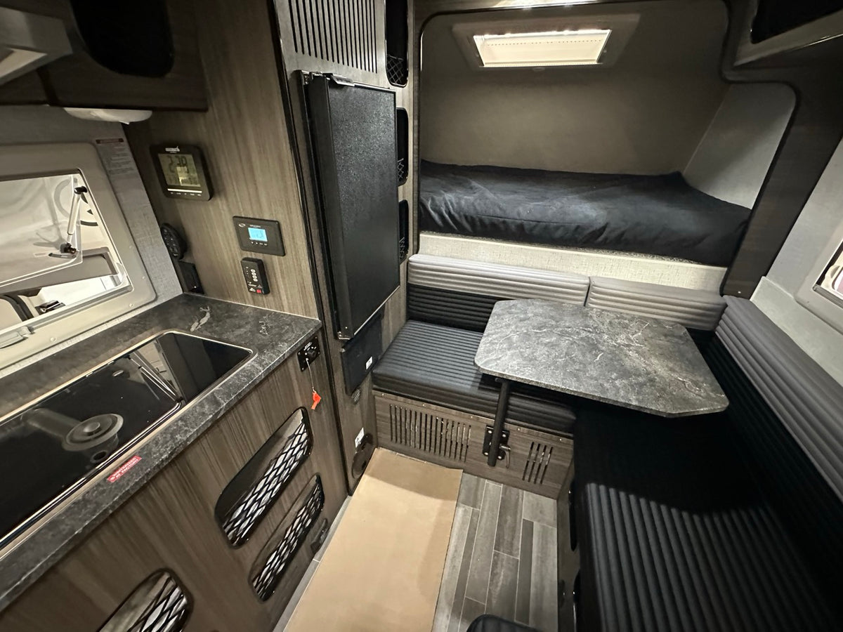 2027 Northern Lite 610