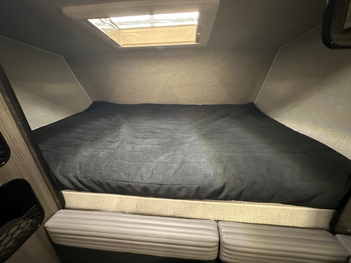 2027 Northern Lite 610
