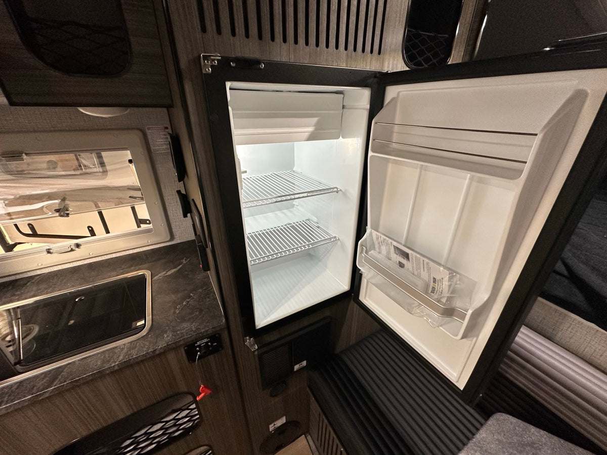 2027 Northern Lite 610