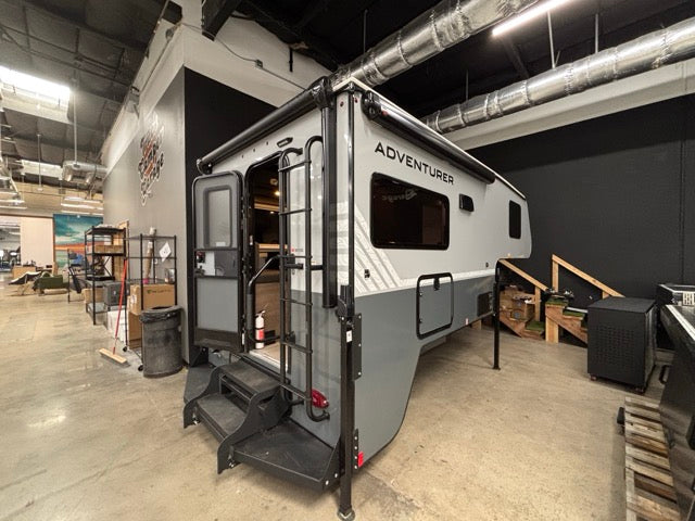 2027 Adventurer 901SB - 22586